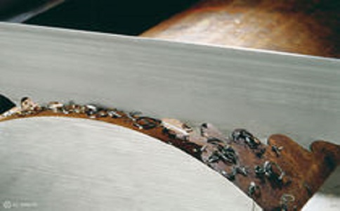 朔州带锯床线速度设定过高，为什么会导致带锯条齿尖发热加速锯条的磨损？